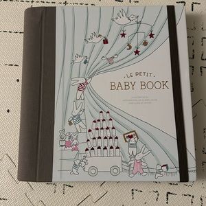 Le Petit Baby Book
